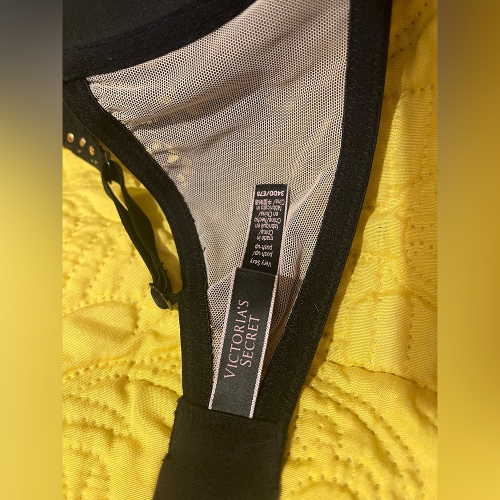 Previously Loved Vs Bra - image 2